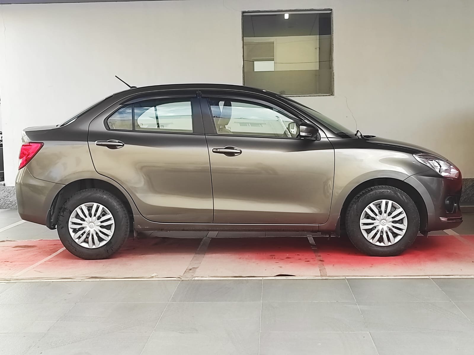 MARUTI SUZUKI DZIRE VXI AMT